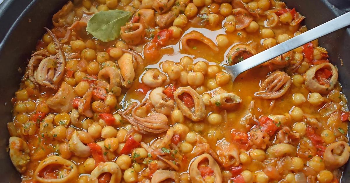 Garbanzos Con Calamares Recetas F Ciles Reunidas