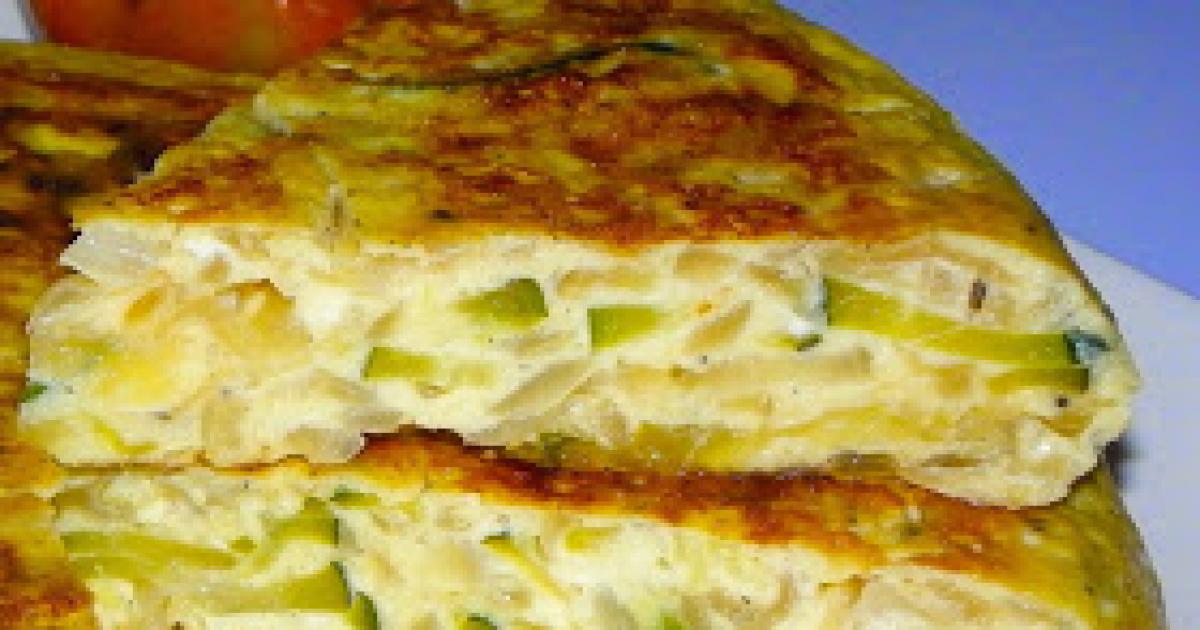 Tortilla De Cebolla Y Calabacín | Recetas Fáciles Reunidas